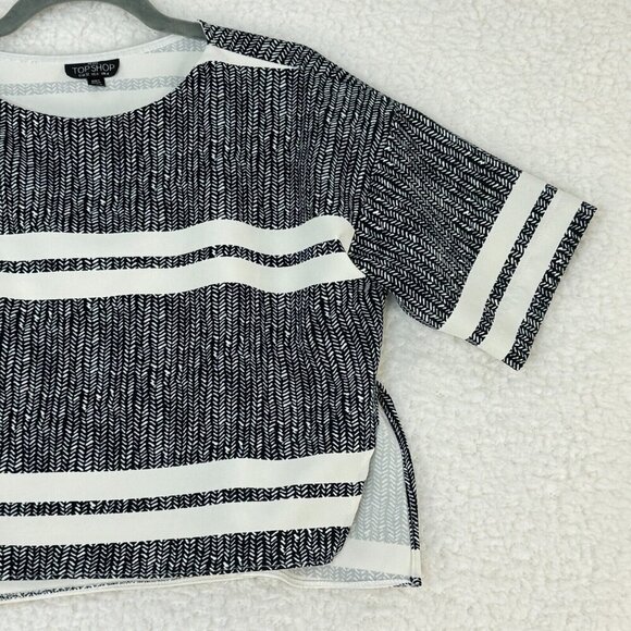 TOPSHOP Cropped Short Sleeve Top Womens Black White Striped Side Split Size 0 - Picture 2 of 6